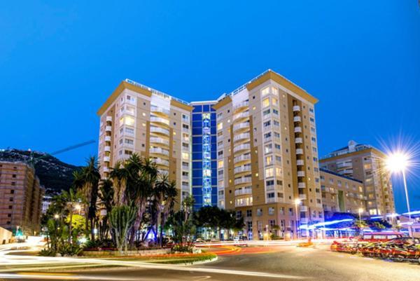 Central One Bed Apartment, Sleeps 4 With Roof Top Pool. Gibraltar Bagian luar foto